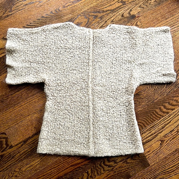 Form fitting camel colored sweater - Picture 2 of 2